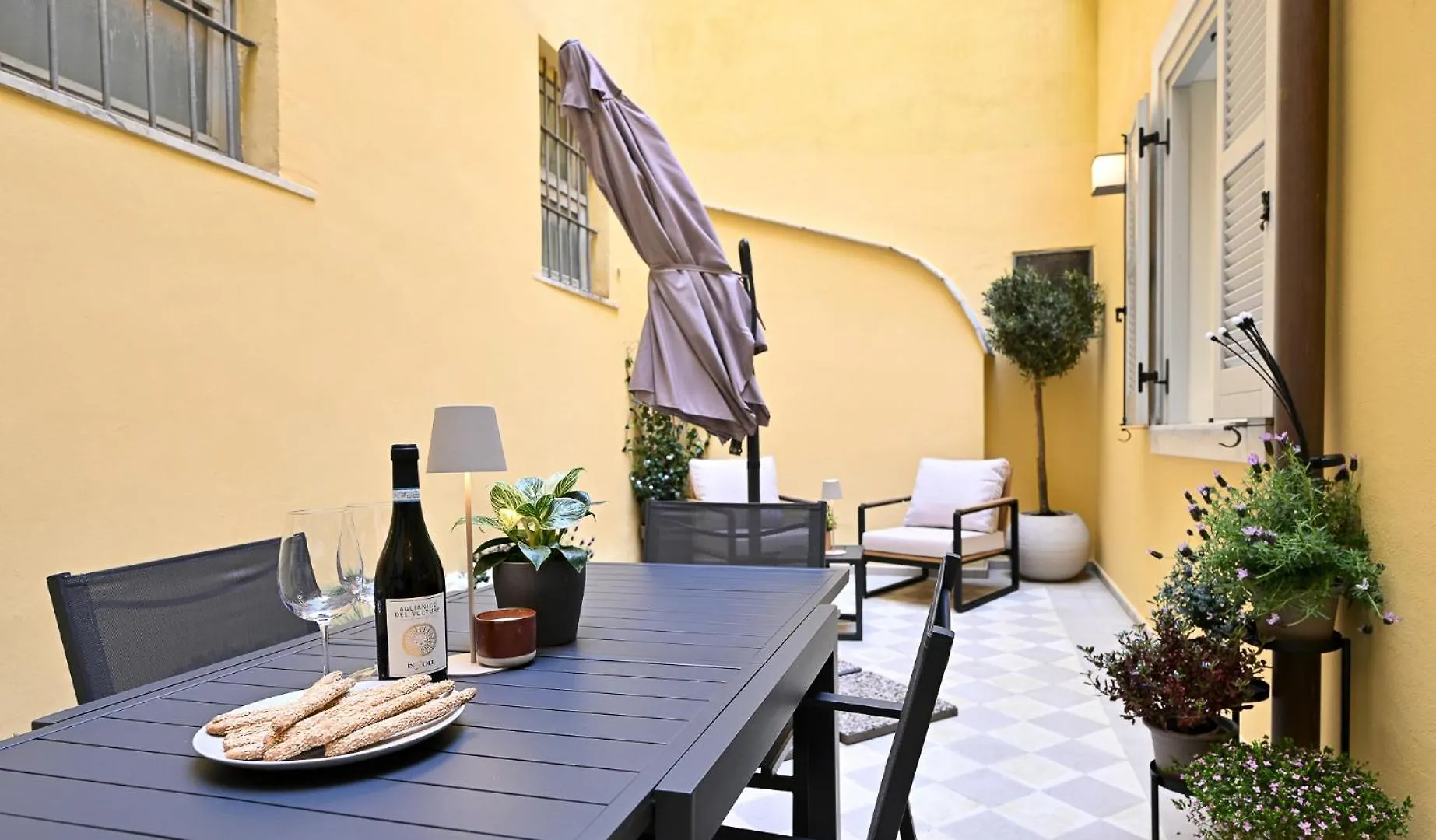 Monti Luxury Patio Apartment Řím