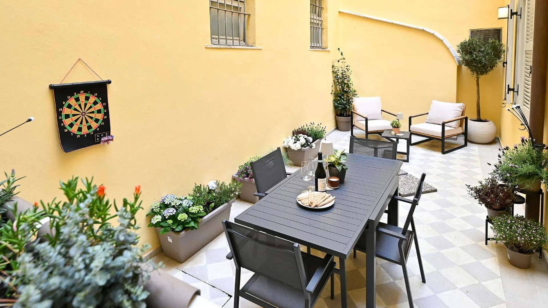 Monti Luxury Patio Apartment Řím Itálie